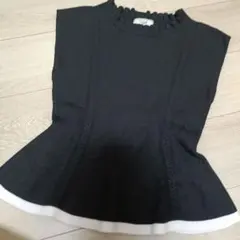 ノエラ　フリルネック ペプラム ノースリーブ ニット ブラックのサムネイル