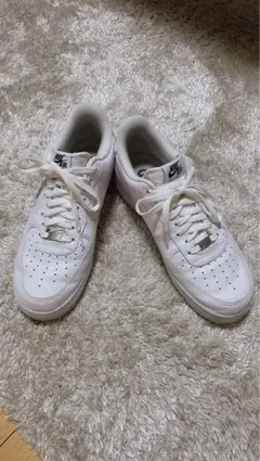 Nike Air Force 1 ホワイトスニーカーフライイーズ