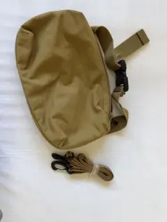 【016】UNIQLO ウエストバッグ 413073 ショルダーベルト付