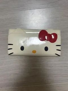 ハローキティ‼️長財布 エナメル調のサムネイル