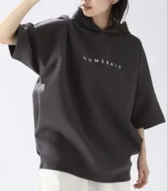 NUMERALS 半袖 フーデッドTシャツ ダークグレーのサムネイル