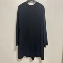 バックオープン黒サロペット(ショートパンツ)のサムネイル