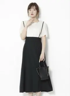ジャスグリッティー パールキーネックプルオーバー クロップド丈T 