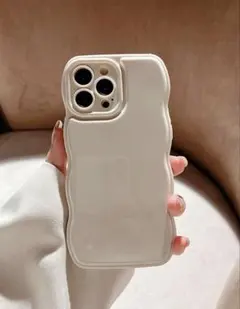 未使用品【iPhone16e】ウェーブデザイン のソフトケースのサムネイル