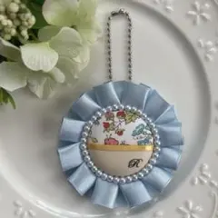 ハンドメイド イニシャルロゼット R 花柄 水色リボン パール バッグチャーム
