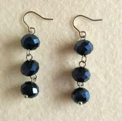 【再々々販】♥️光沢ブラックのシンプルゆらゆらピアス♪　ハンドメイド