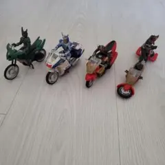 仮面ライダー フィギュア 4体 バイクセット(送料込み)