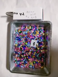 【セール品】42ろ★染色シェル貝さざれ石【穴無】カラフルMIX　約40g