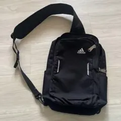 adidas ワンショルダーバッグ　ボディーバッグ　ブラック　アディダス