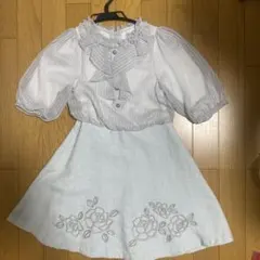 アナスイミニ　フリル付き花柄刺繍ワンピース