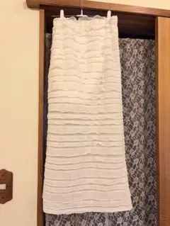 フリルティアードタイトスカート