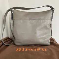 【HIROFU 】ショルダーバッグ シボ革 ワンショルダー 2way グレージュのサムネイル