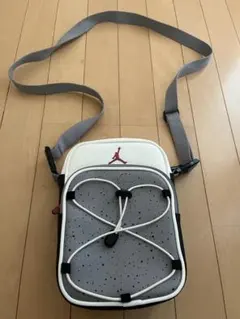 Jordan ショルダーバッグ ホワイト/グレー/ブラック