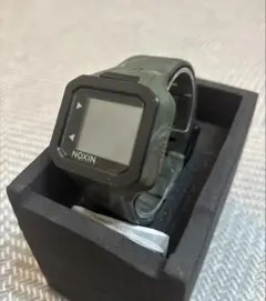 NIXON デジタル腕時計 カモフラージュ柄　腕時計のサムネイル