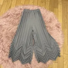 ISSEY MIYAKE me ガウチョパンツ - メルカリ