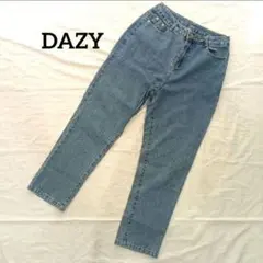 DAZY レディースパンツ　テーパードパンツ　ジーンズ　デニム　Ｓサイズ