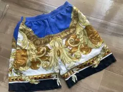 n*r様 ベルサーチ　VERSACE シルク　ショートパンツのサムネイル