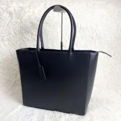 極美品　ユナイテッドアローズ　現行品　トートバッグ　シボ革　黒　A4収納可能 ユナイテッドアローズ シボ革 トート バッグ ブラック 本革 極美品 A4