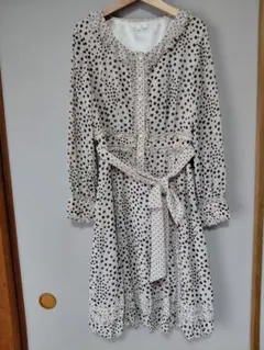 美品　トゥビーシック　ドット柄ワンピース