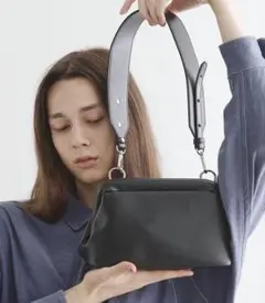 タケオキクチ ガマグチバッグ 黒のサムネイル
