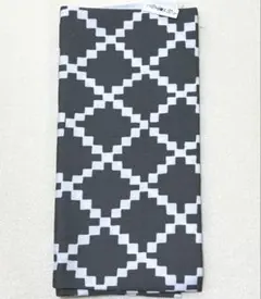 カットクロス　幾何学模様 綿生地 　　108cm x 50cm 新品