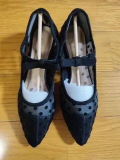 ブラックドット柄フラットシューズ