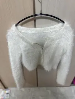 ホワイトファー風クロップドジャケット