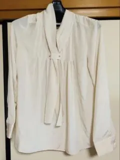 【untitled】リボンタイ付きブラウス