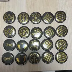 NARUTO-ナルト- 疾風伝 家紋 GiGO限定 缶バッジ コンプ 11種 - メルカリ