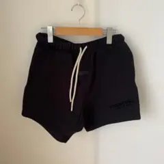 FOG ESSENTIALS ブラックショートパンツ
