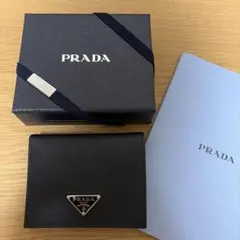 PRADA プラダ　サフィアーノトライアングル　二つ折り財布　ブラックのサムネイル