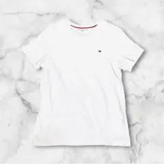 【TOMMY HILFIGER】ホワイト 半袖Tシャツ ロゴ付き 定番 白T