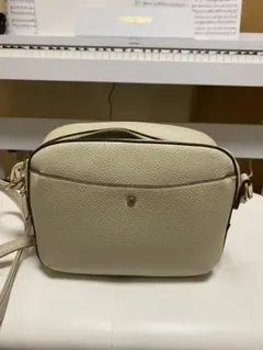 クリーム色 ショルダーバッグ シンプル