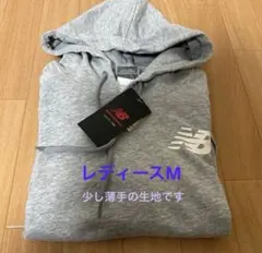ニューバランスMサイズ　パーカー　フード　グレー　薄手　レディースのサムネイル