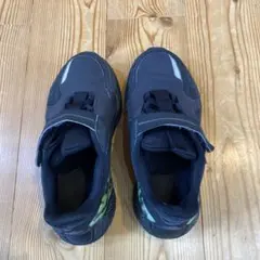 アディダス　スニーカー　21センチ