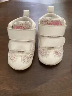 アシックス　ホワイト 花柄 ベビーシューズ 12-18ヶ月