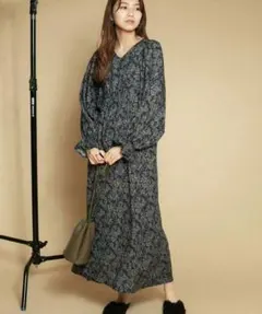 O821アーバンリサーチ長袖ロングワンピースネイビー濃紺ペイズリーVネック春秋冬