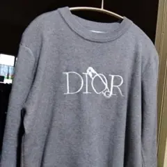 グレー セータ ロゴ刺繍