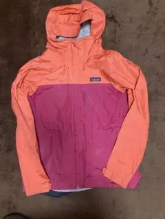 patagonia フード付マウンテンパーカー サーモンピンク - メルカリ