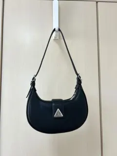 CHARLES&KEITH トライアングルバックル ベルトショルダーバッグ