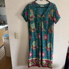 TITICACA 花柄 Vネック ワンピース Fサイズのサムネイル