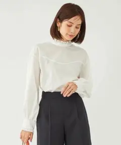 green label relaxing フリルネック ブラウス ホワイト