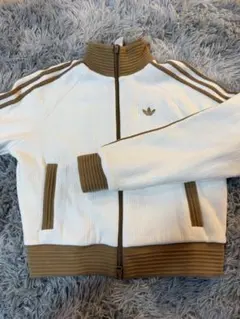 adidas トラックジャケット アイボリー×ブラウン