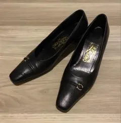 Salvatore Ferragamo レディース レザー パンプス 7 黒