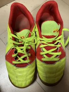 22.5 アシックス　フットサルシューズ