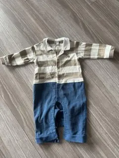 ベージュと青のストライプロンパース　70