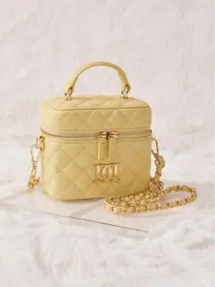 【イエロー】Darich キルティングスクエアミニバッグ ゴールドパーツ
