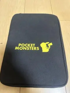 ポケモン　ピカチュウ　タブレットケース