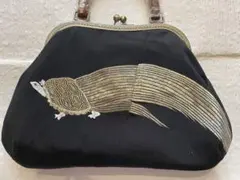 金色刺繍の黒いハンドバッグ　留袖　蓑亀　刺繍
