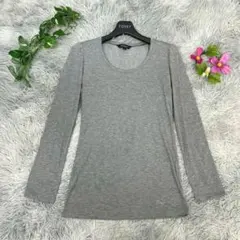 【BURBERRY】ホースマーク刺繍 Uネック ストレッチTシャツグレー (1)のサムネイル